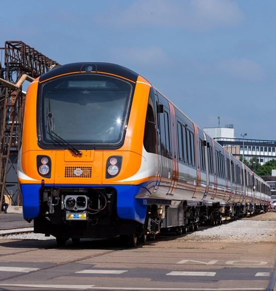 overground - tube - londres - train - transports 