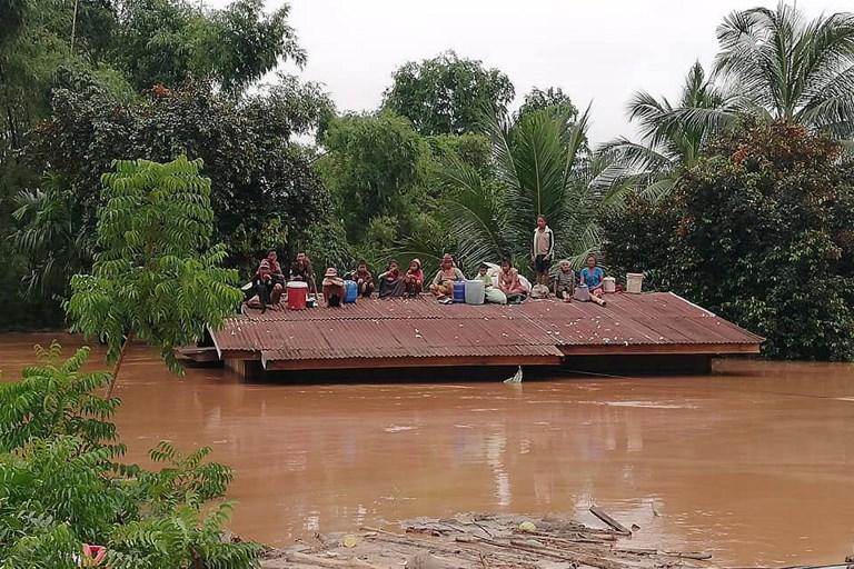 Rescapes des inondations barrage Laos