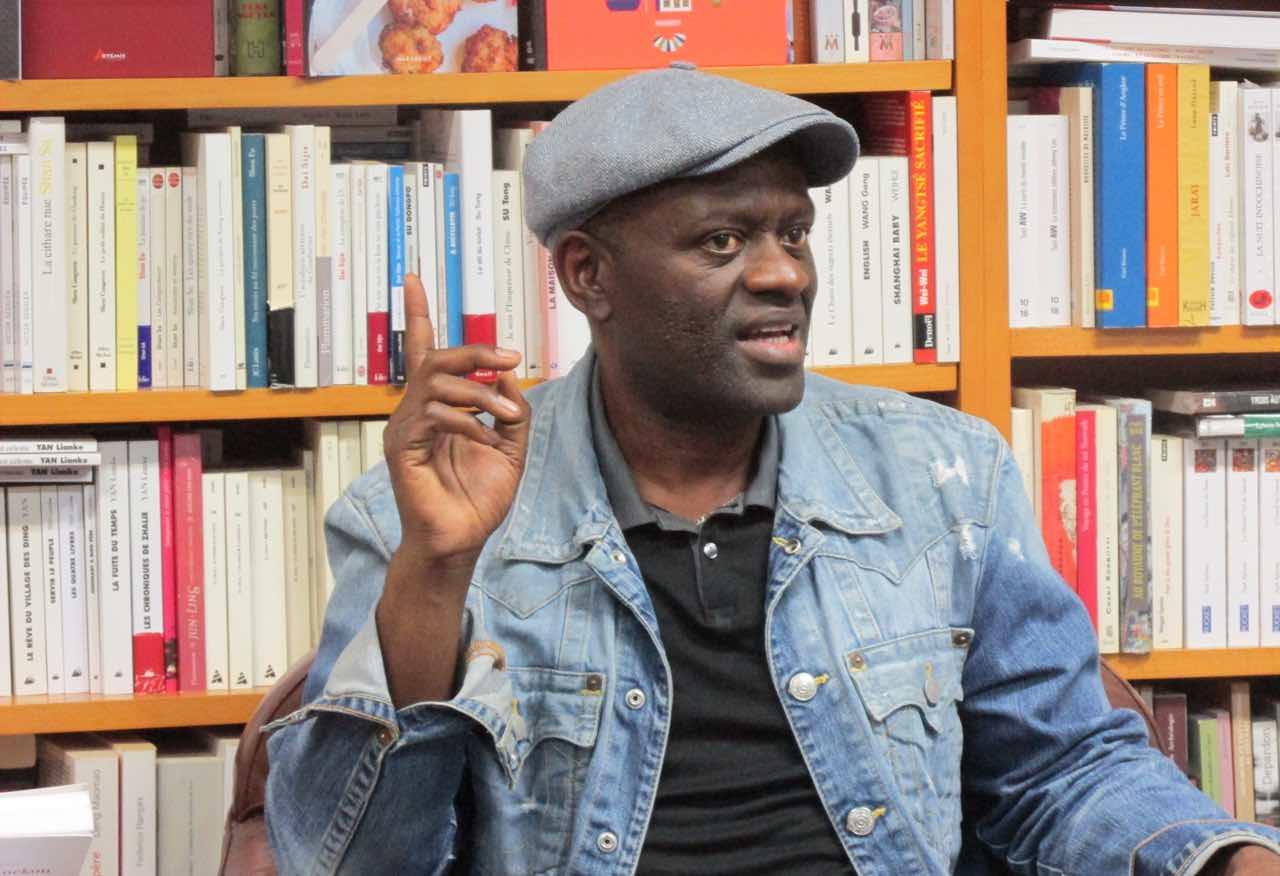 Alain Mabanckou écrivain voyage librairie parentheses