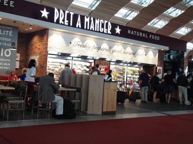 Pret a Manger fondation caritative Londres investit foyer pour sans-abris rénovation 