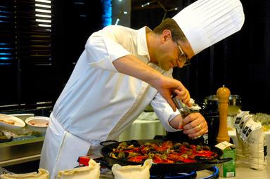 Lluis Cantons, Chef du Meliá Birmanie - Histoire d'un passionné