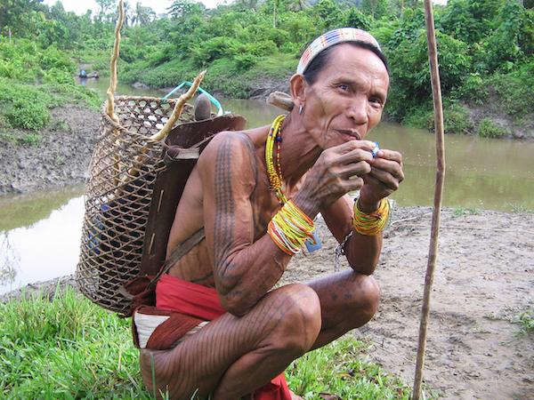 hommes fleurs, Siberut, Indonésie