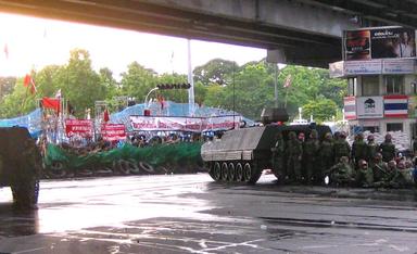 Repression militaire sur les manifestants Chemises rouges a Bangkok en 2010