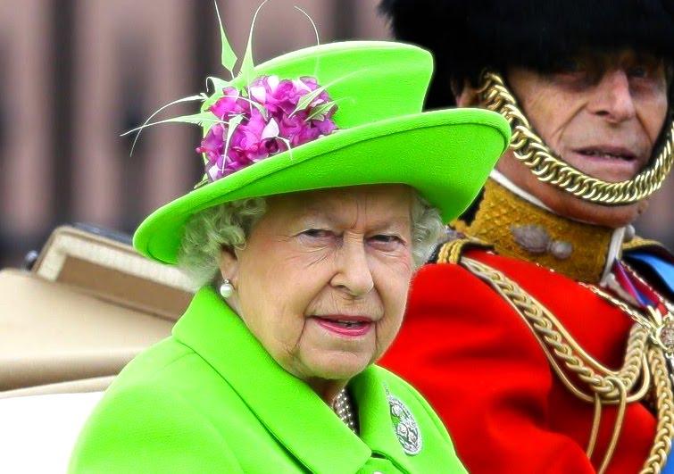 Elizabeth II potiche role