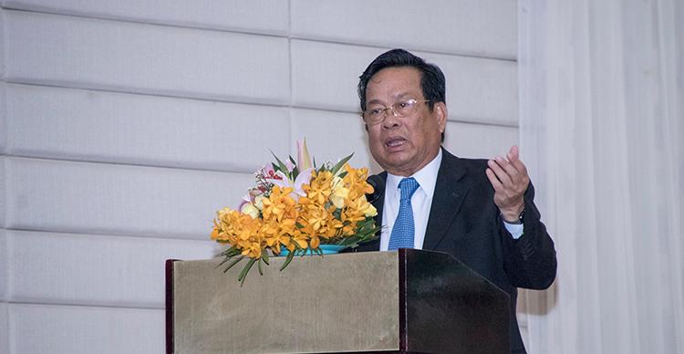 le ministre du travail Ith Sam Heng Cambodge