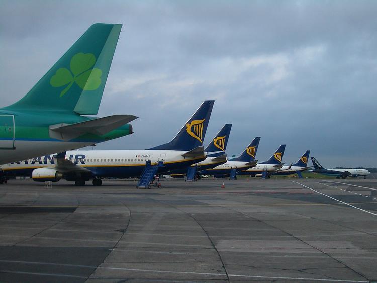 COVID-Les vols et ferries en provenance du UK vers l'Irlande suspendus