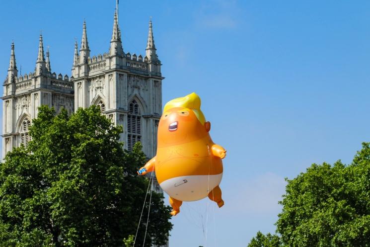 trump londres musée ballon