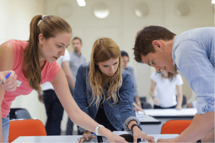 bachelor escp méthode pédagogique pratique et théorie