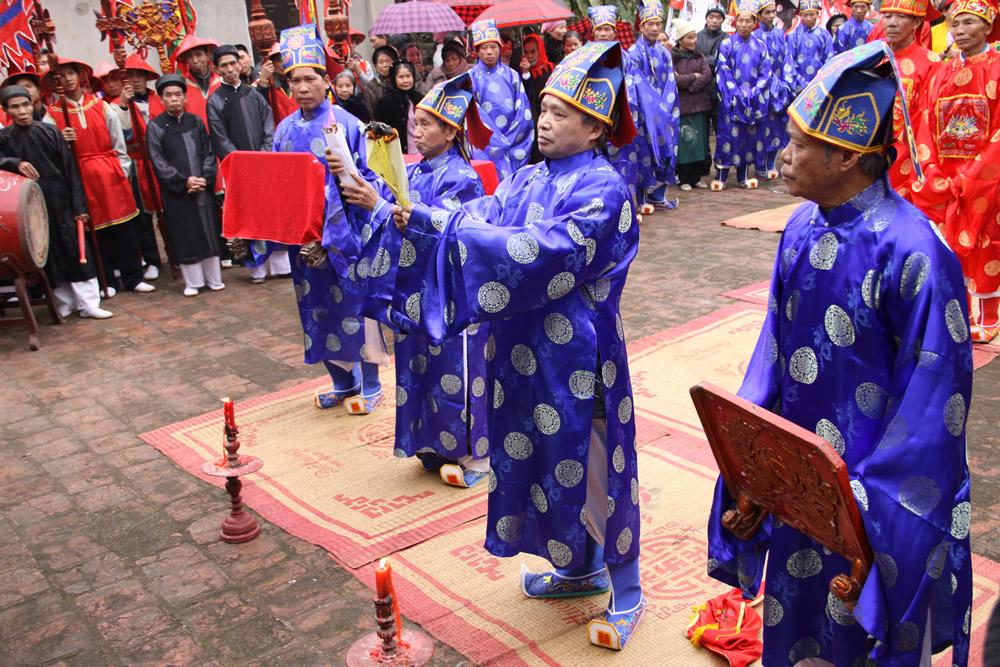 cérémonie de la commémoration des rois Hùng au vietnam