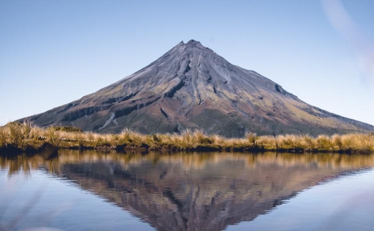 Le Mont Taranaki situé au milieu du Egmont National Park