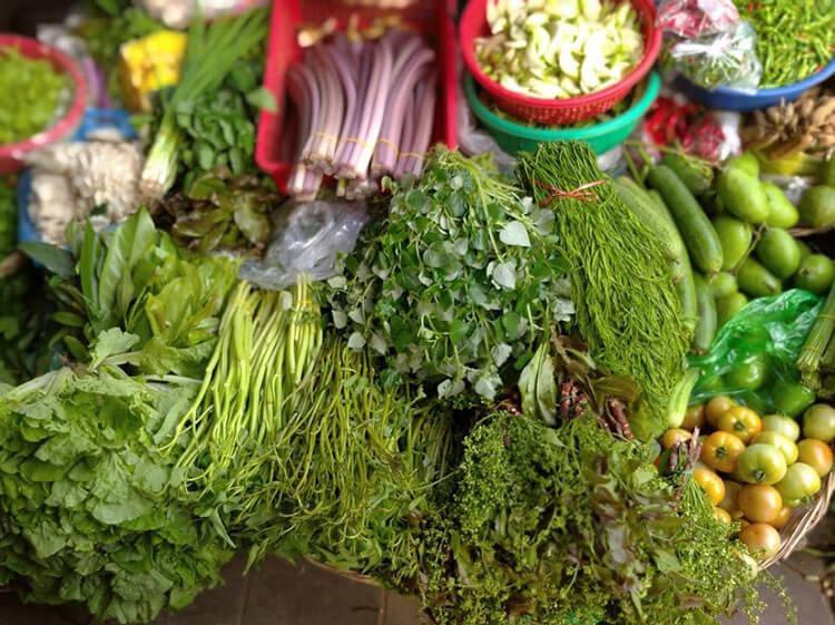 Etale de légumes cambodgiens