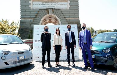 Virginia Raggi lors du lancement de LeasysGO! à Rome