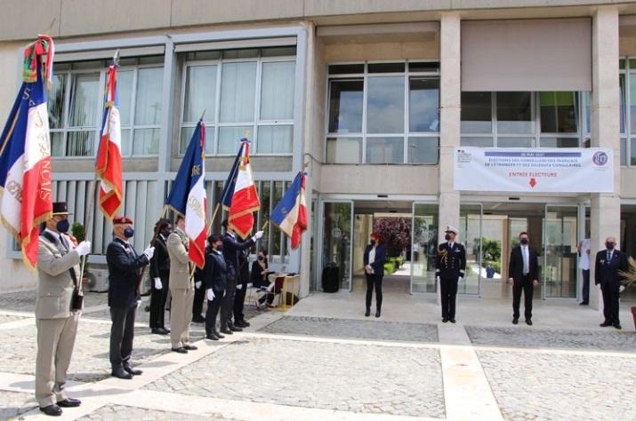 depot de drapeau au lycée français madrid