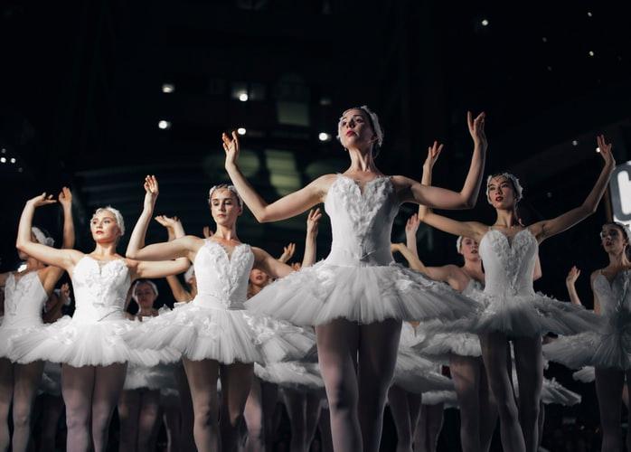 Des danseuses classiques en tutu