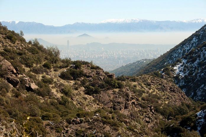 montagnes de la cordillere des andes avec vue sur santiago