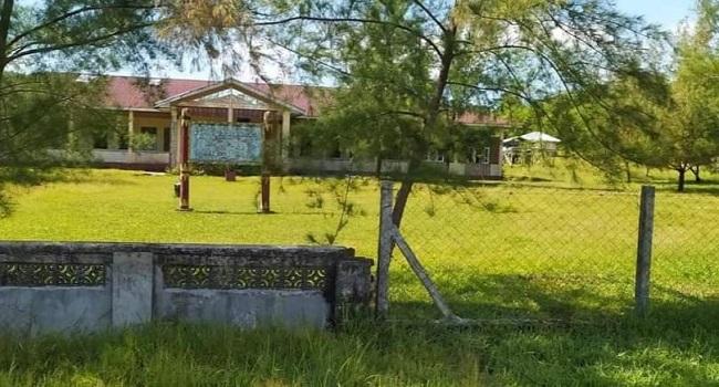 La façade de l'hopital de campagne de Sar Chet, sur l'île de Cheluba, en Birmanie