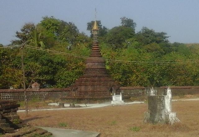 Une pagode à Mrauk U, dans l'Arakan