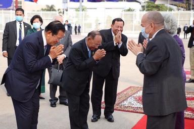 Le roi Norodom Sihamoni a accepté, le 12 octobre, de modifier la Constitution cambodgienne à l'initiative du Premier ministre Hun Sen. 