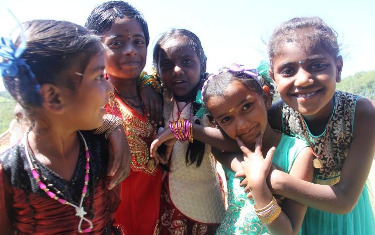 Filles indiennes des Nilgiris dans le Tamil Nadu