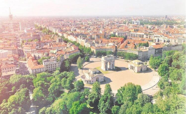 vue du ciel sur milan et l'arco della pace