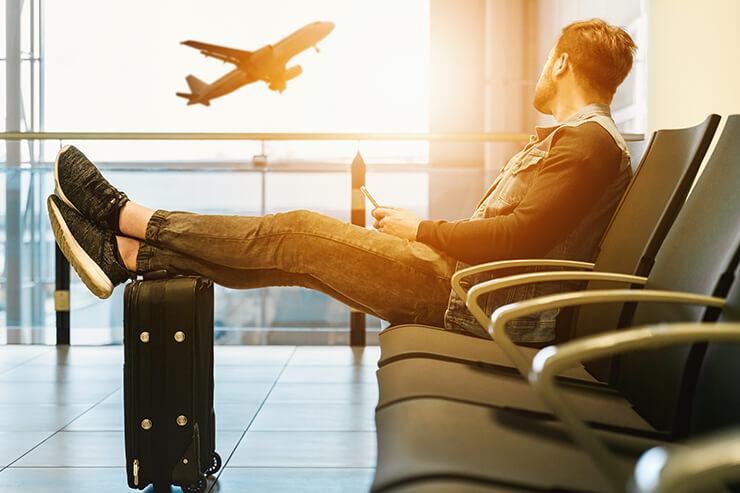 voyageur dans un aeroport