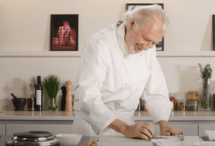 Pierre Gagnaire en cuisine