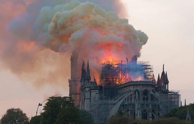 Notre-Dame brûle, un film de Jean-Jacques Annaud