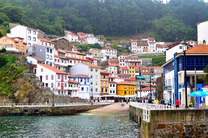 un des plus beaux villages d'espagne, cudillero