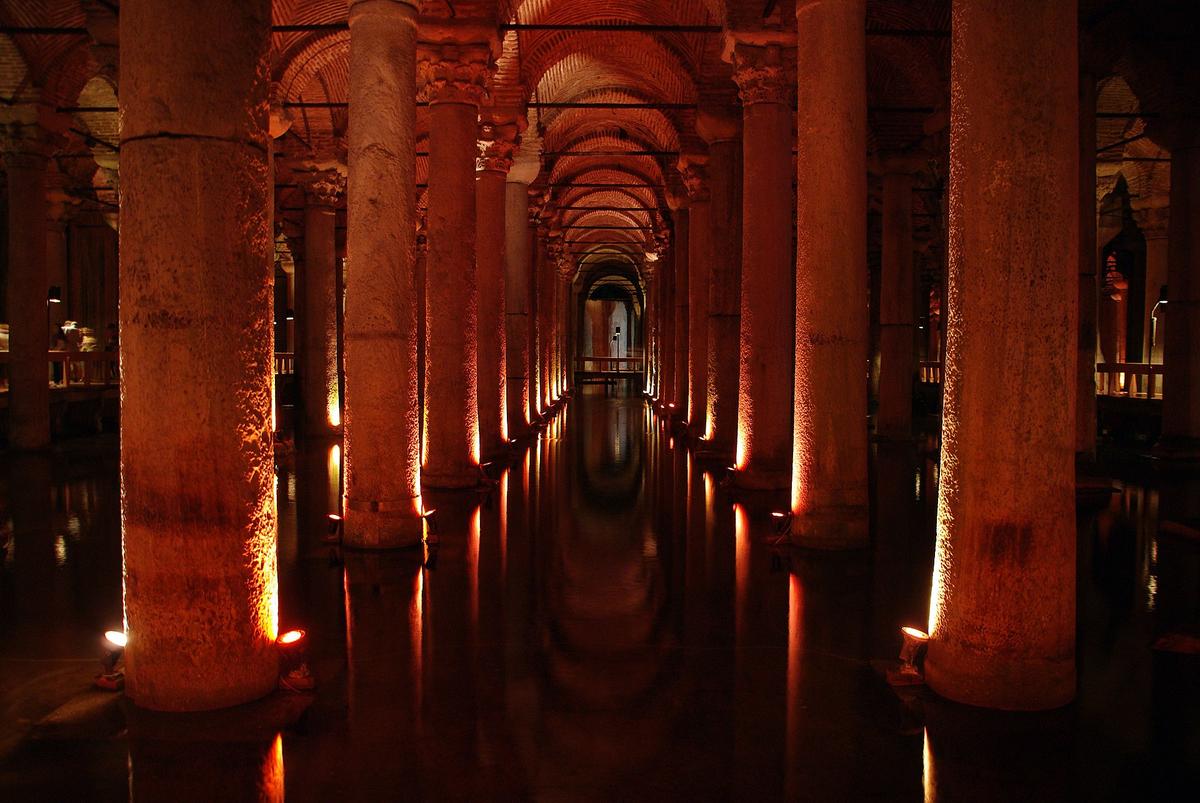 Dans la citerne basilique d'Istanbul