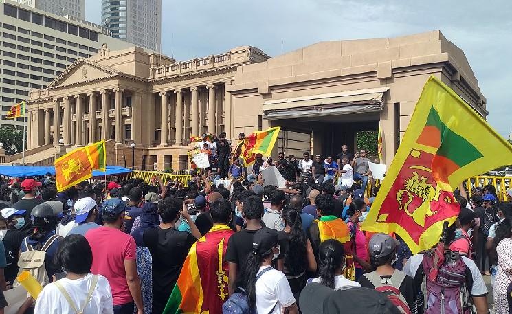 Manifestants devant le Secretariat, les bureaux du Président du Sri Lanka