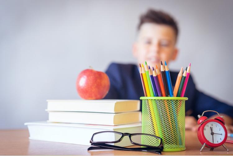 ecolier et matériel scolaire