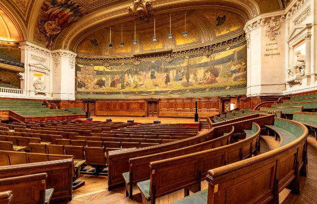 interieur amphiteatre de la sorbonne paris