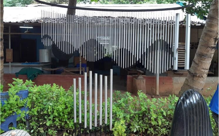 Un instrument à vent dans le jardin sonore d'Auroville