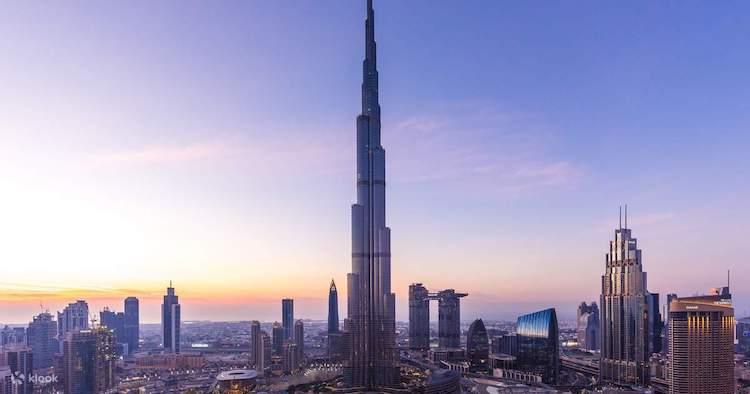 Burj Khalifa au coucher du soleil 