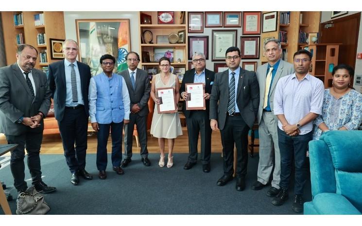 Signature du partenariat entre emlyon et Jindal Global University à Delhi