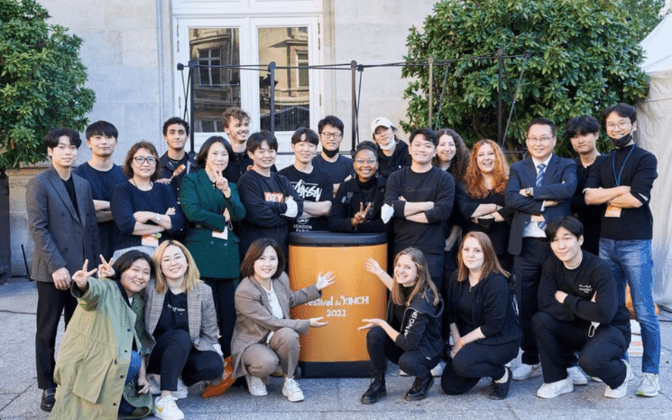 Les membres de l'association Mes Amis à Paris