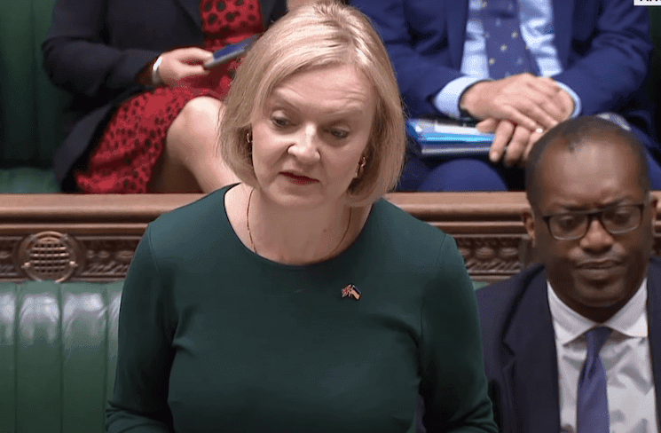 La Première ministre britannique Liz Truss et son ministre des Finances Kwasi Kwarteng après l'abandon de la baisse d'impôts pour les plus riches