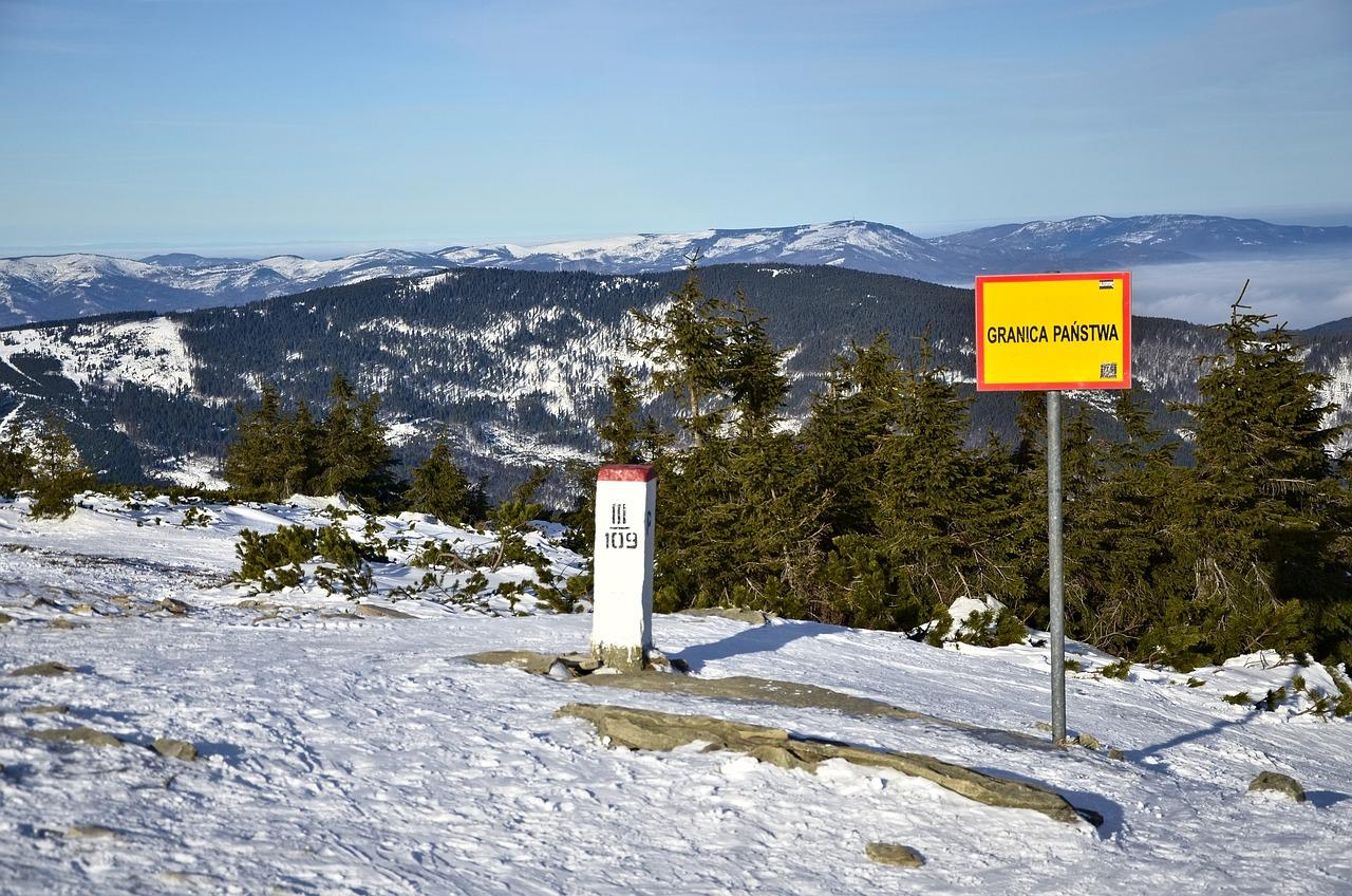 Montagne frontière neige Pologne