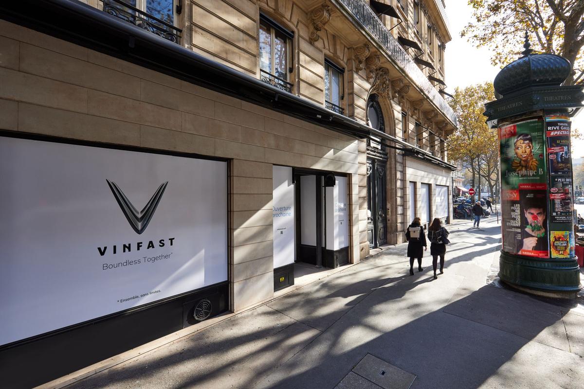 Le showroom vinfast à Paris quartier de la Madeleine