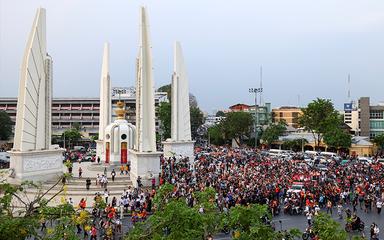 Monument-democratie-bangkok-election