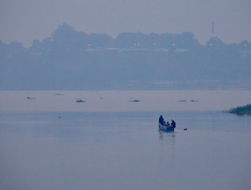 Pirogue sur le Congo à Brazzaville -  Philippe PETIT