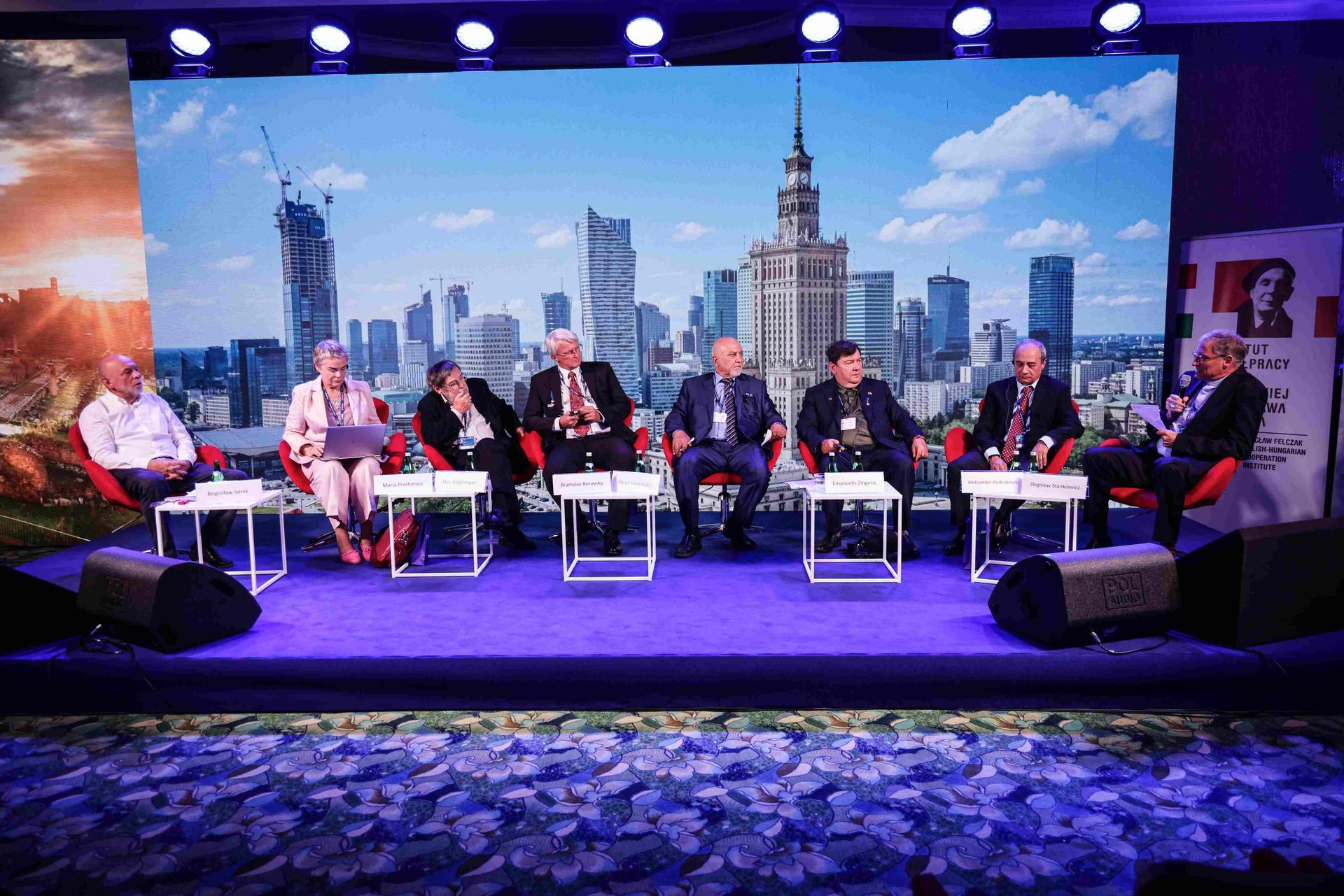 Panel « Les peuples de la liberté dans les pays post-communiste durant la tentative de restauration de l’Empire Russe : un message de solidarité »