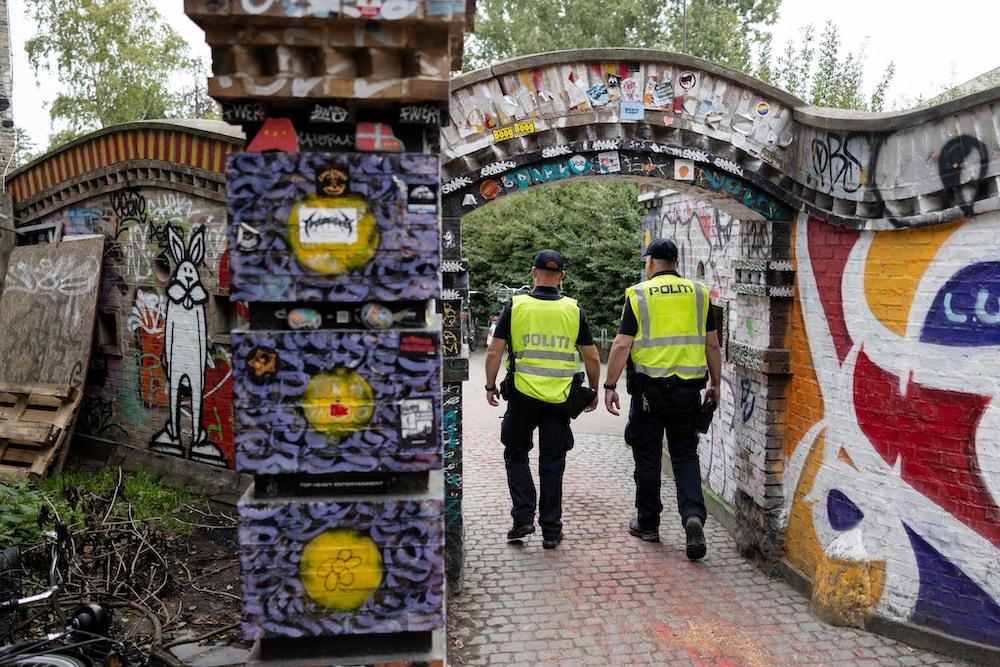 Police de Copenhague ferme Pusher Street a Christiania