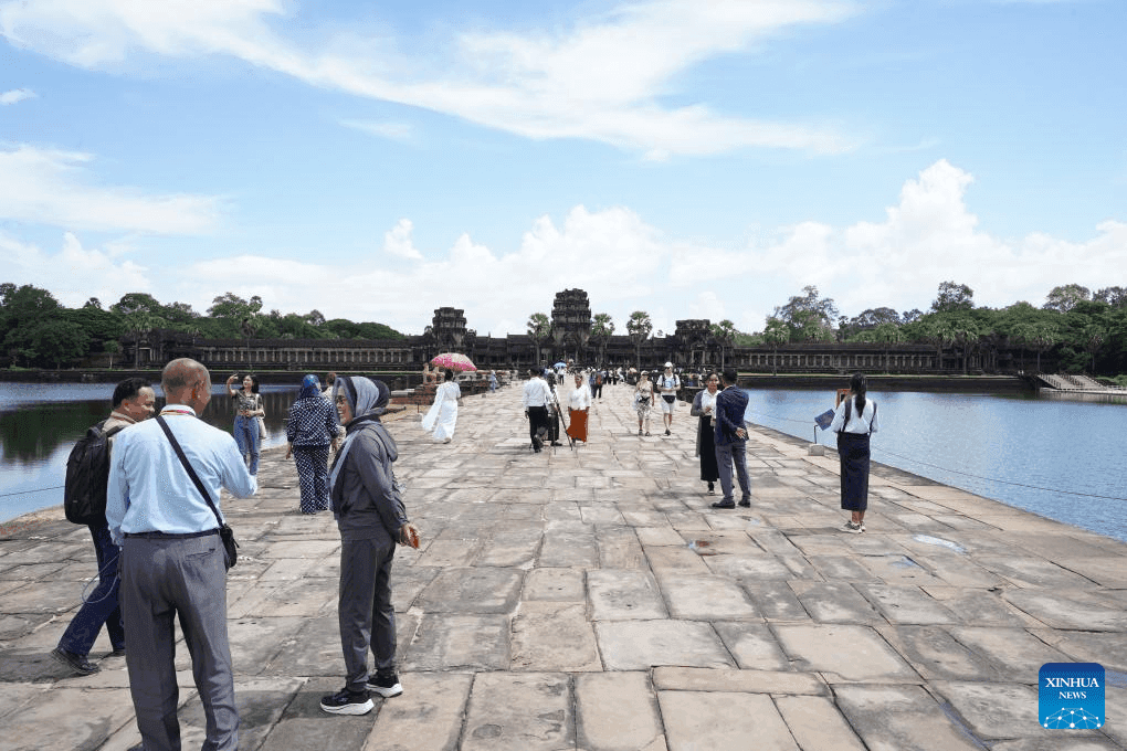 XINHUA Pont angkor Wat