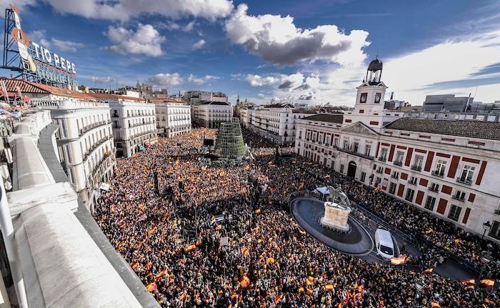 manifestation contre l'amnistie puerta del sol Madrid