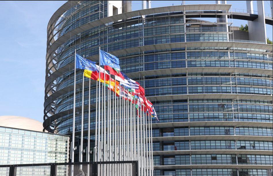 drapeaux du Parlement européen de Strasbourg