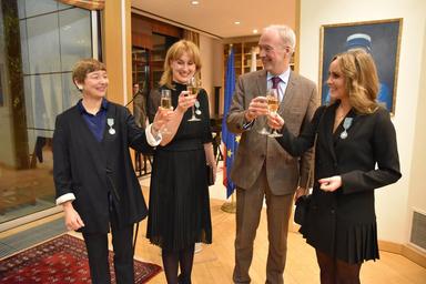 Les trois récipiendaires avec Etienne de Poncins, ambassadeur de France en Pologne