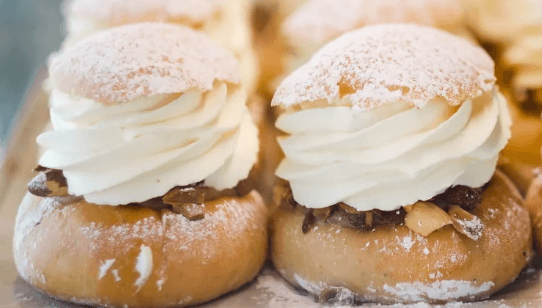 Semla brioche à la crème