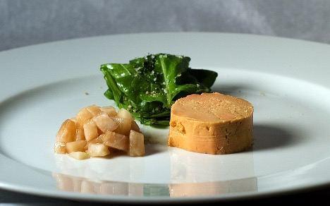 Foie gras au torchon avec poire marinée (Photographie : Luigi Anzivino, CC BY-SA 2.0)