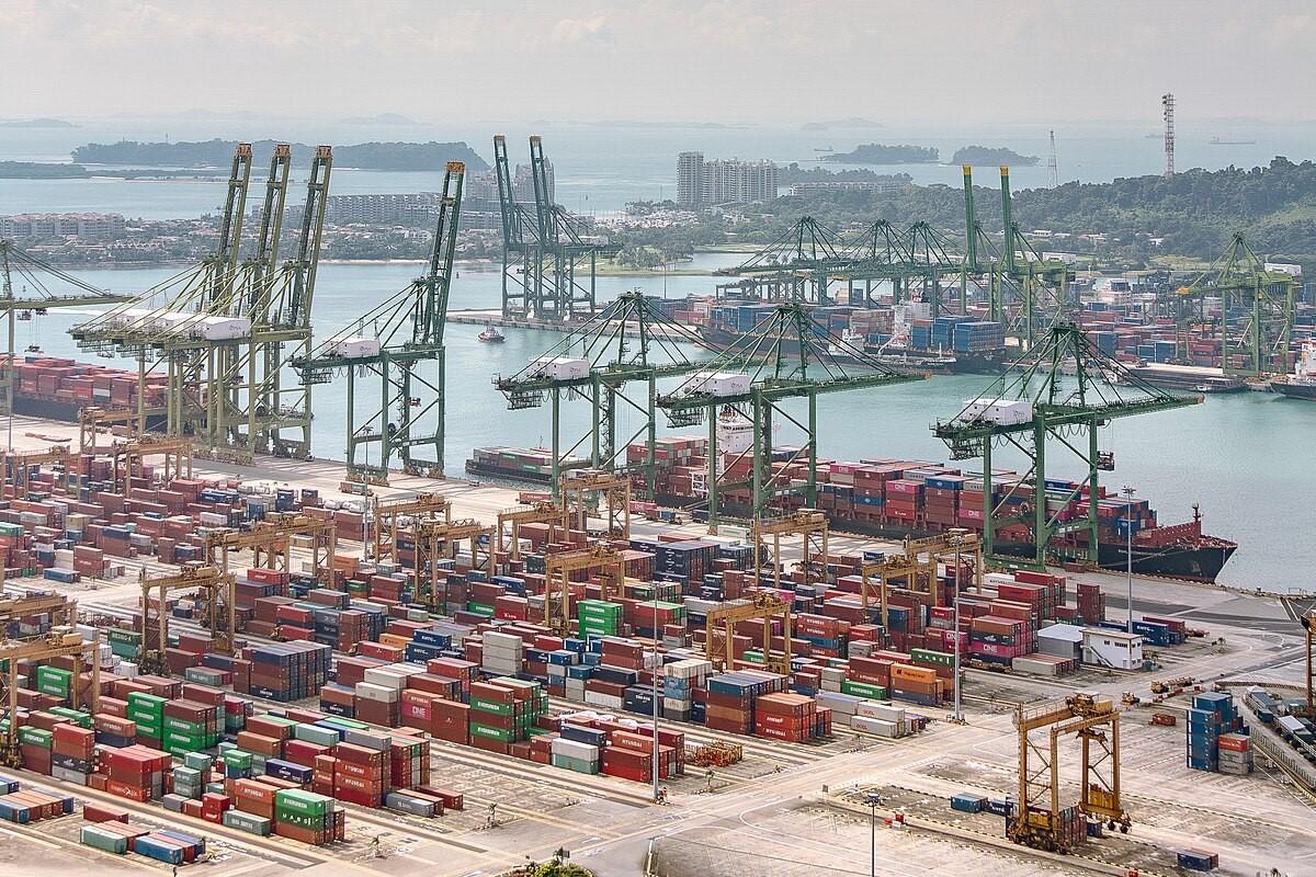 Singapour est la première cité maritime du monde.